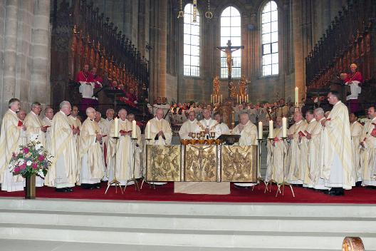 Die Konzelebranten des Pontifikalamts während des Festgottesdienstes