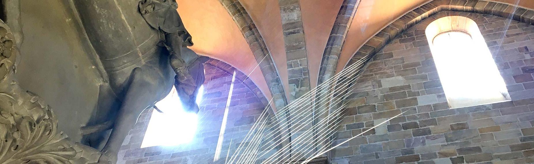 Kunstvolles Lichtgeflecht im Bamberger Dom